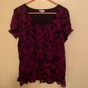 Chic casual dining blouse. Very lightweight and wearable!